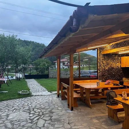 Apartmán By The River