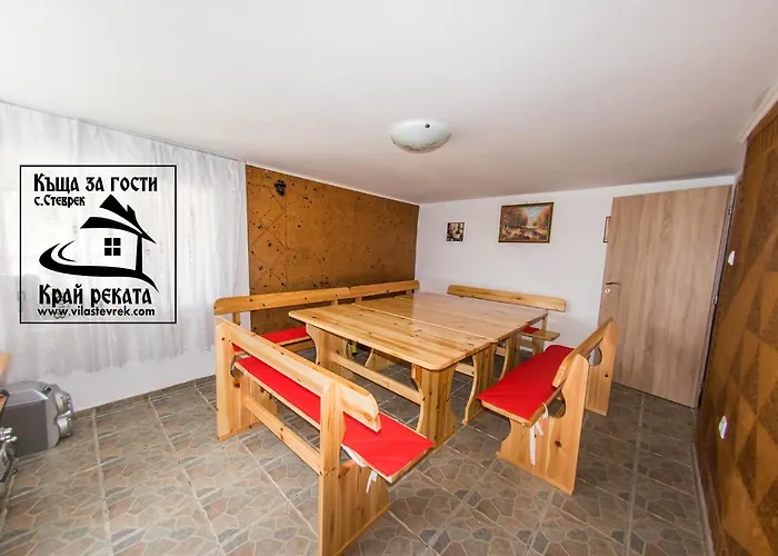 By The River דירה *