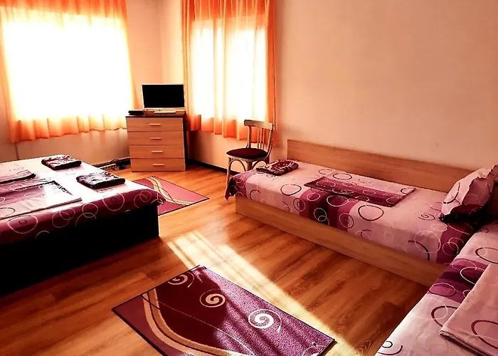 By The River דירה