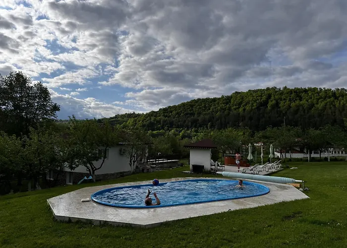 דירה By The River