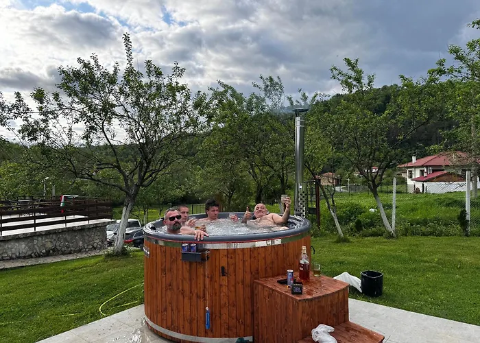 By The River דירה